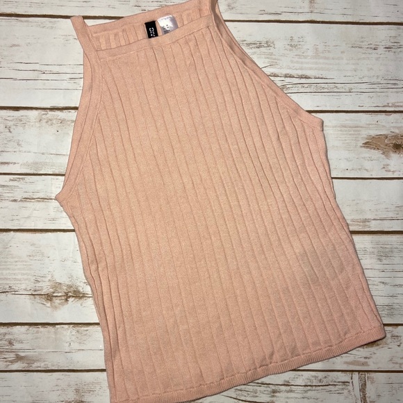 H&M Tops - H&M Divided Top